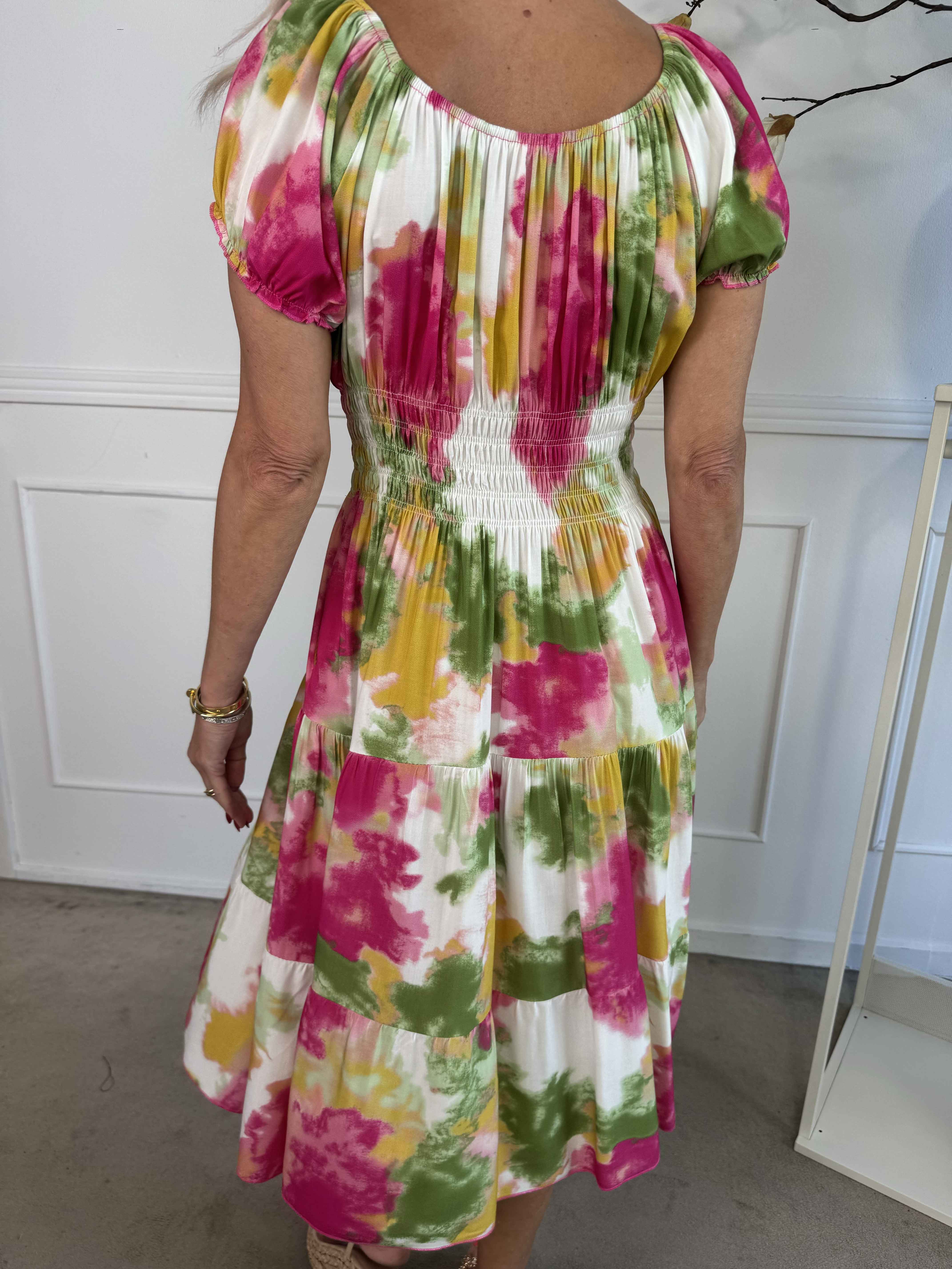 Leah - Mångfärgad viskosklänning med puffärmar och fickor